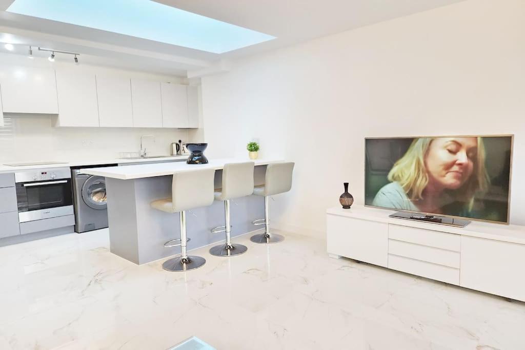 Paradigm House, Stunning 2-Bedroom Apartment 1, Free Parking, Оксфорд Экстерьер фото
