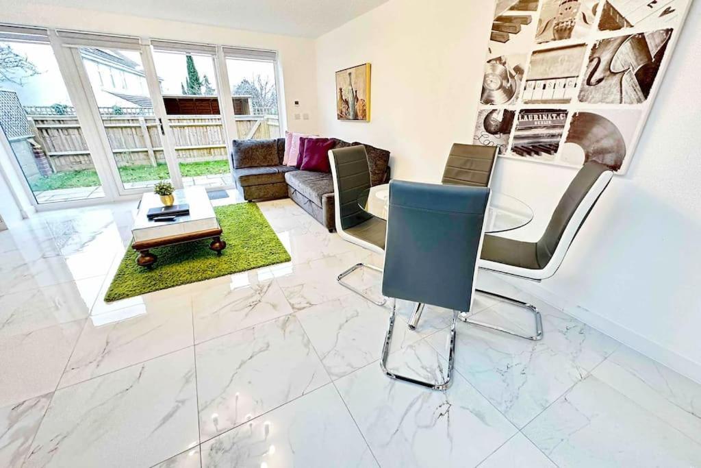 Paradigm House, Stunning 2-Bedroom Apartment 1, Free Parking, Оксфорд Экстерьер фото