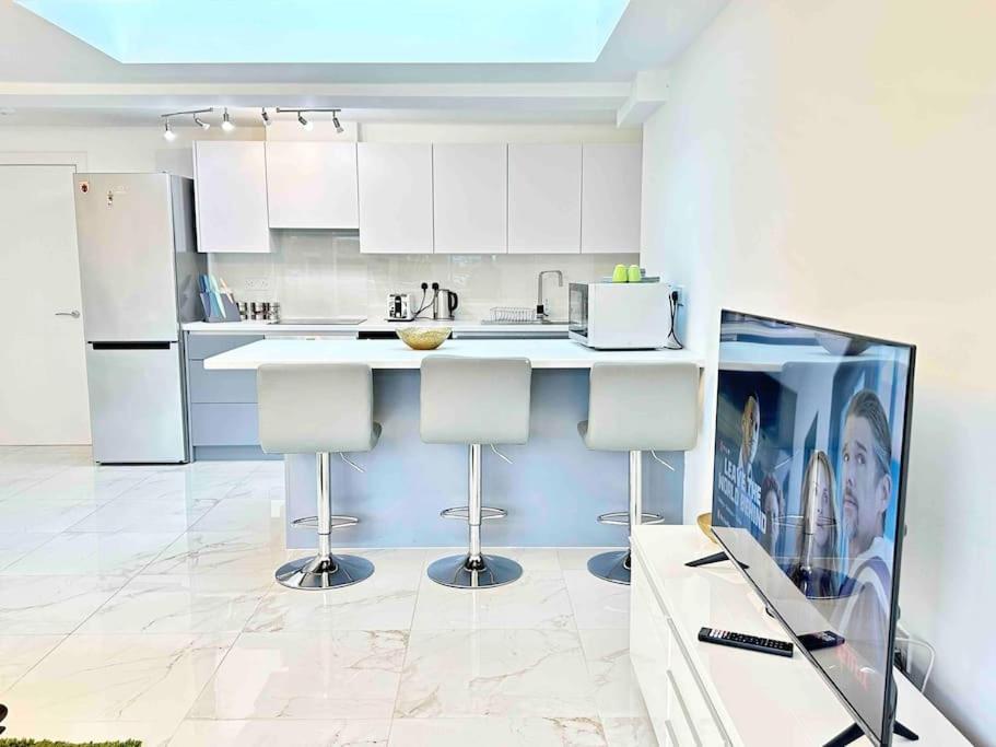 Paradigm House, Stunning 2-Bedroom Apartment 1, Free Parking, Оксфорд Экстерьер фото