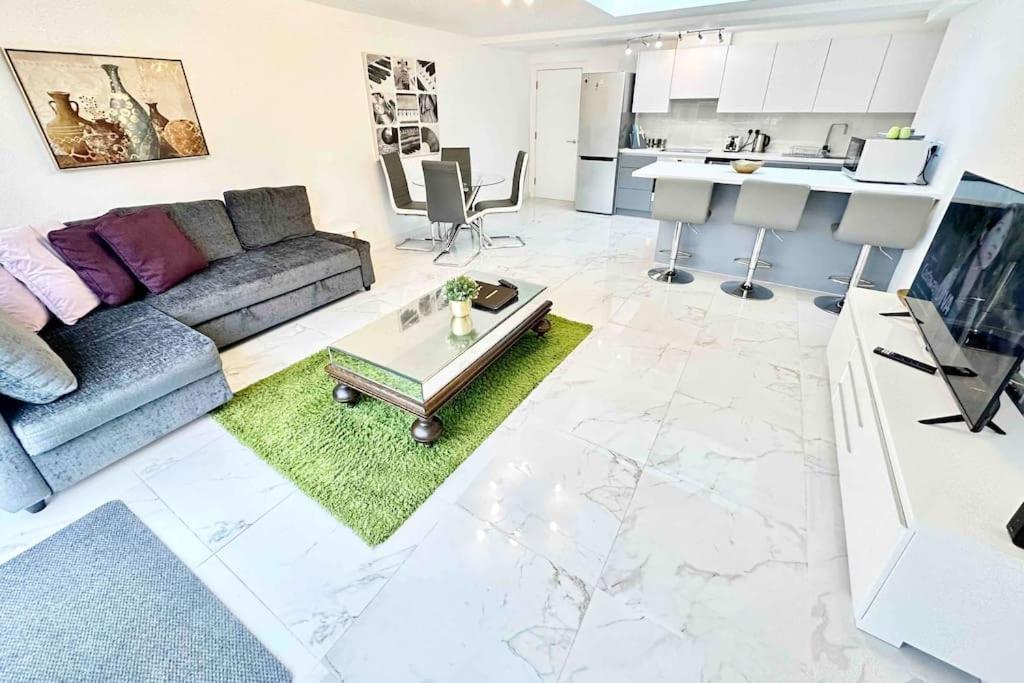 Paradigm House, Stunning 2-Bedroom Apartment 1, Free Parking, Оксфорд Экстерьер фото