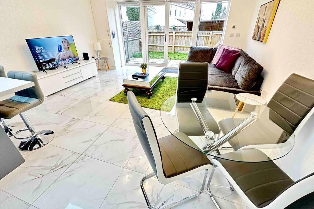 Paradigm House, Stunning 2-Bedroom Apartment 1, Free Parking, Оксфорд Экстерьер фото