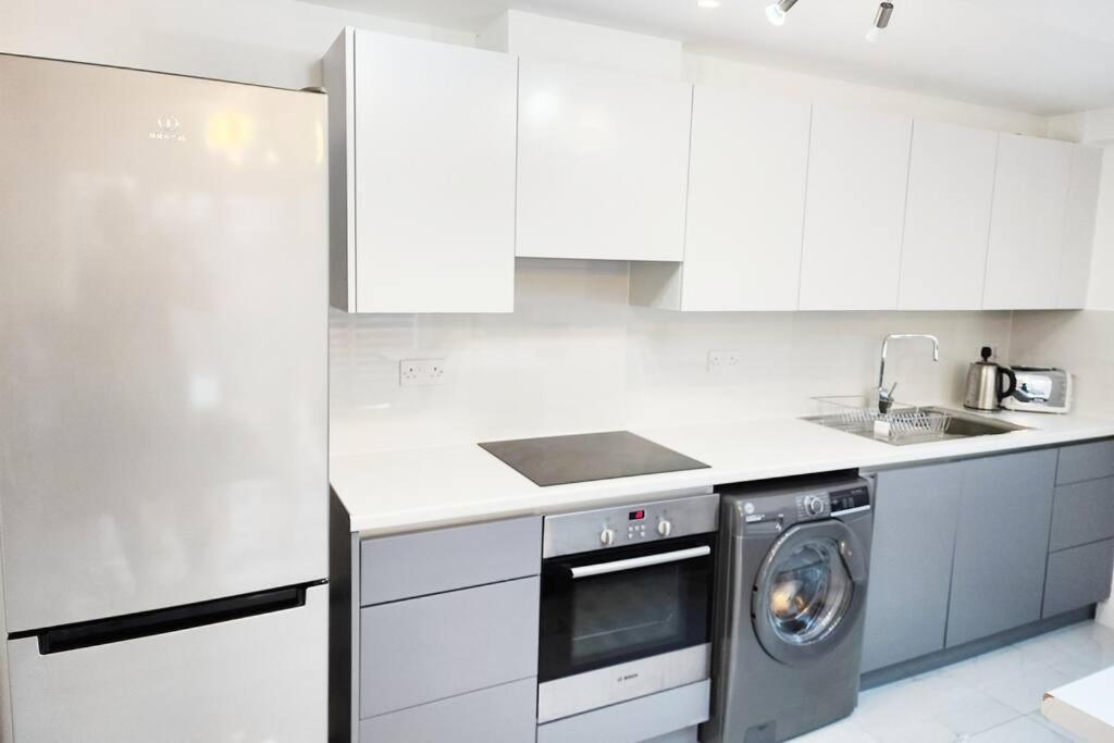 Paradigm House, Stunning 2-Bedroom Apartment 1, Free Parking, Оксфорд Экстерьер фото